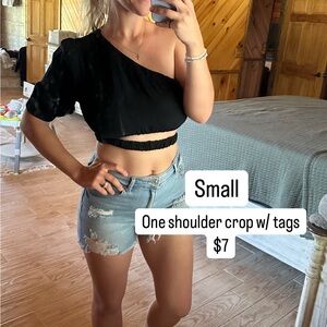 Women’s one shoulder crop top